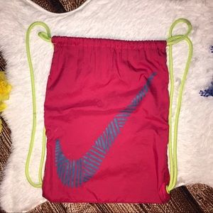 Hot pink nike drawstring athletic bag
